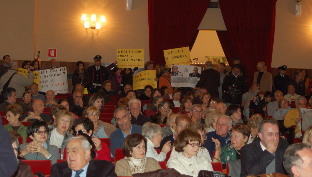 La barricata civile entra in sala