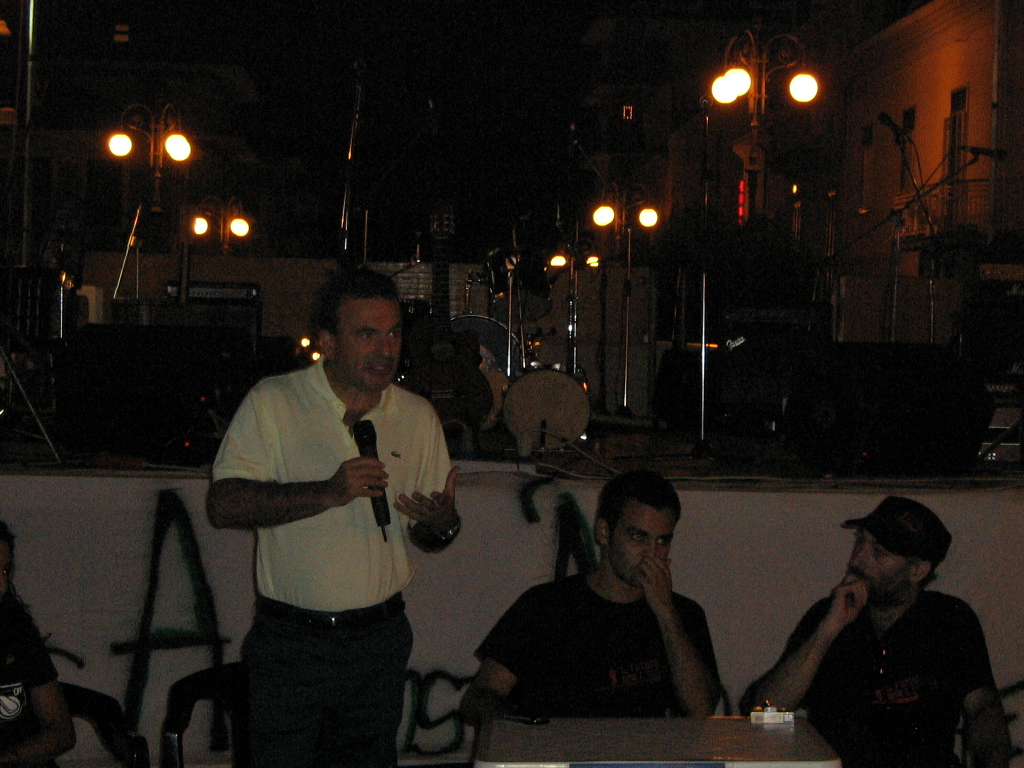 Il dibattito con il sindaco Speranza e la Casa della Legalità in piazza contro la 'ndrangheta