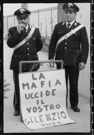 Il silenzio dei Palazzi rafforza l'omertà
