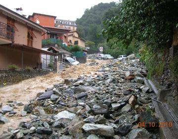 15_0_459082457_10-10-04_Alluvione_047_360-280_crop.jpg