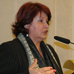 Solidariet&agrave; ad Angela Napoli, significa impegnarsi di pi&ugrave;!