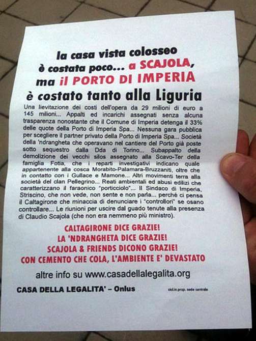 il volantino della Casa della Legalità (foto Riviera.24.it)