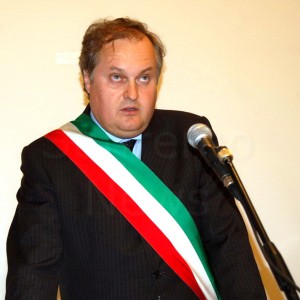 Giovanni Bosio, alla richiesta di sciogliere il suo Comune per infiltrazione mafiose dice che è normale