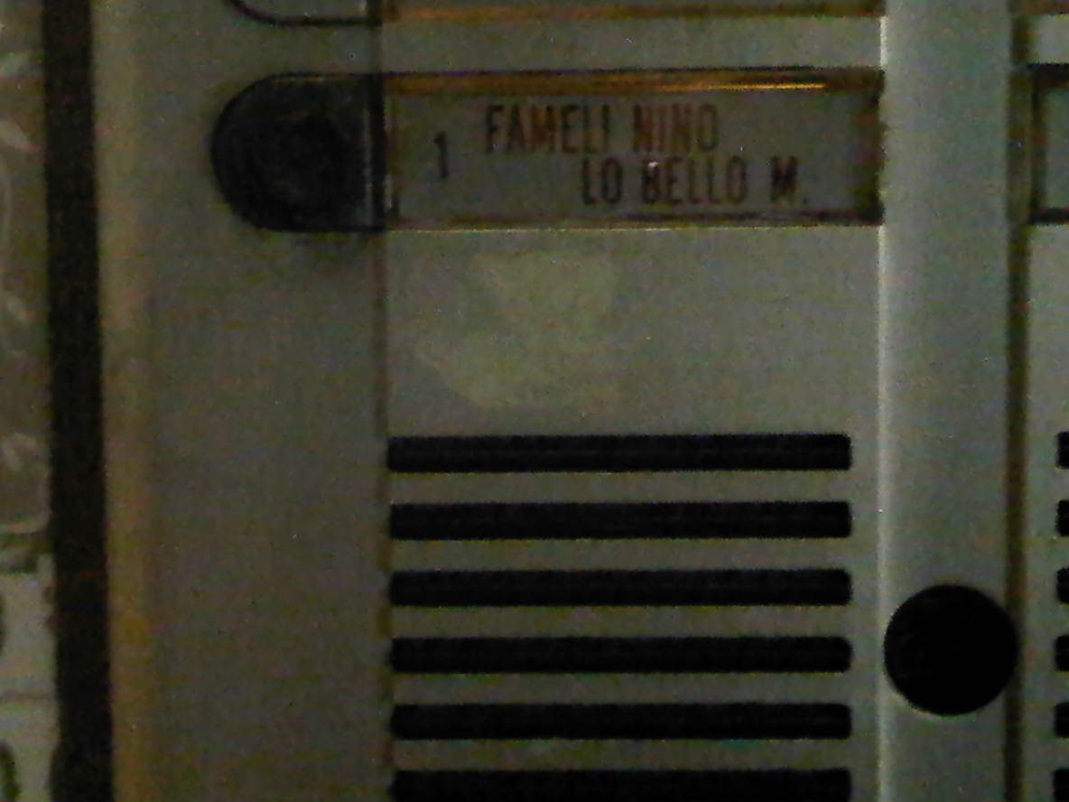 Sul citofono il FAMELI diventa 