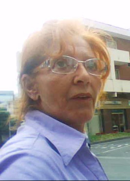 la prima protesta arriva con una donna...