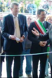 FLORIS sorridente con BURLANDO