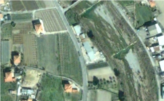 Come era... capannoni di lamiera, alti circa 3 metri...