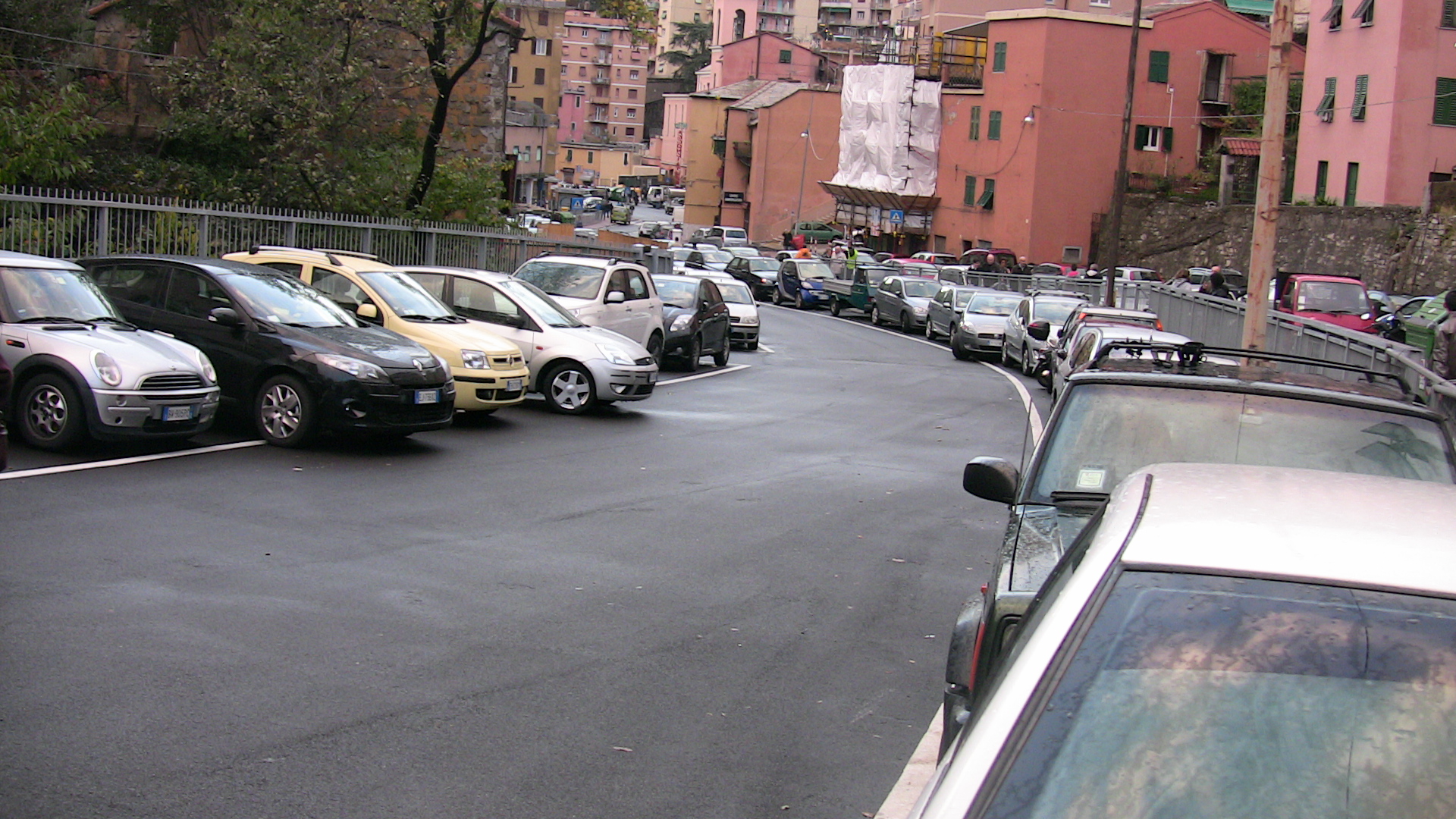 il bel parcheggio costruito sul Fereggiano