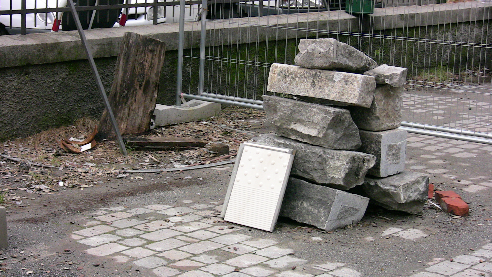 Quel che resta... in Piazza Terralba dei cantieri