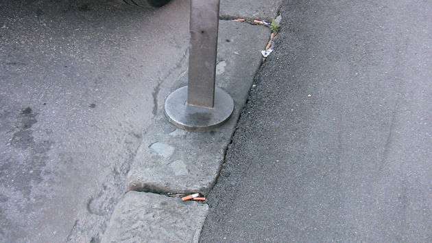 le pietre di contorno già vagano...