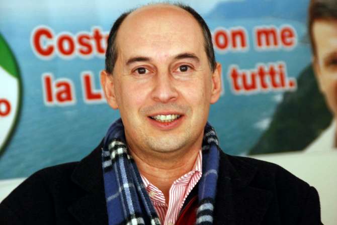 Marco BERTAINA, attuale vice-sindaco di CAMPOROSSO (sullo sfondo il manifesto di Burlando)
