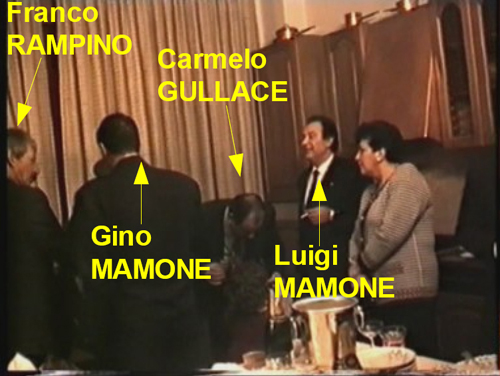 il brindisi di Gino MAMONE con Franco RAMPINO, attorniano dal vecchio nonno, Carmelo GULLACE e Luigi MAMONE