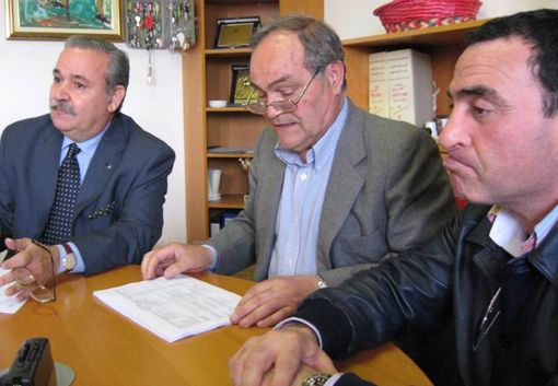 Al centro Carlo Barillà ed alla sua sinistra, con giacca nera, il boss Ingrasciotta
