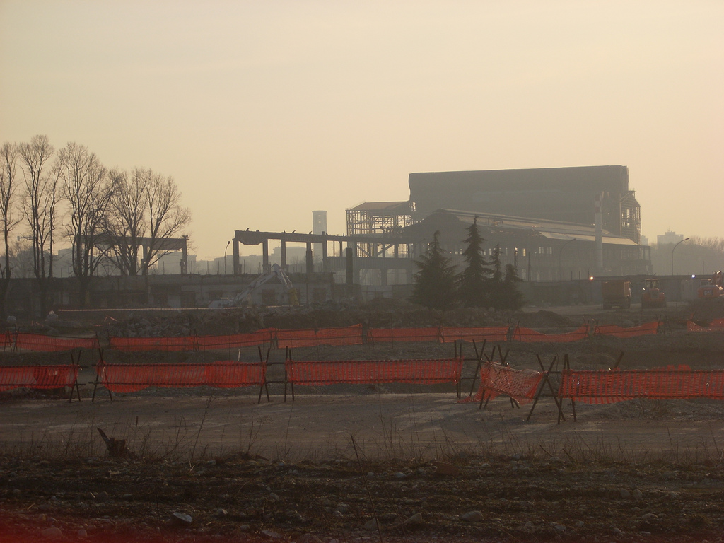 mezzi DESPE e mezzi ECO-GE nei cantieri area ex FALCK
