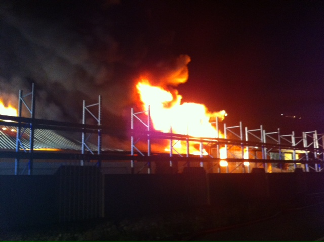 L'incendio al centro di compostaggio di Camporosso