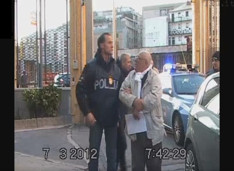 Antonio FAMELI portato via in manette