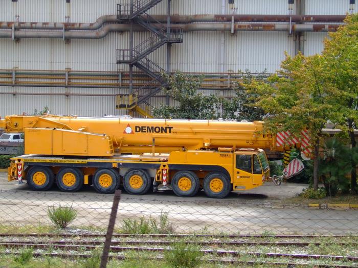 Demont nel Cantiere di Cornigliano